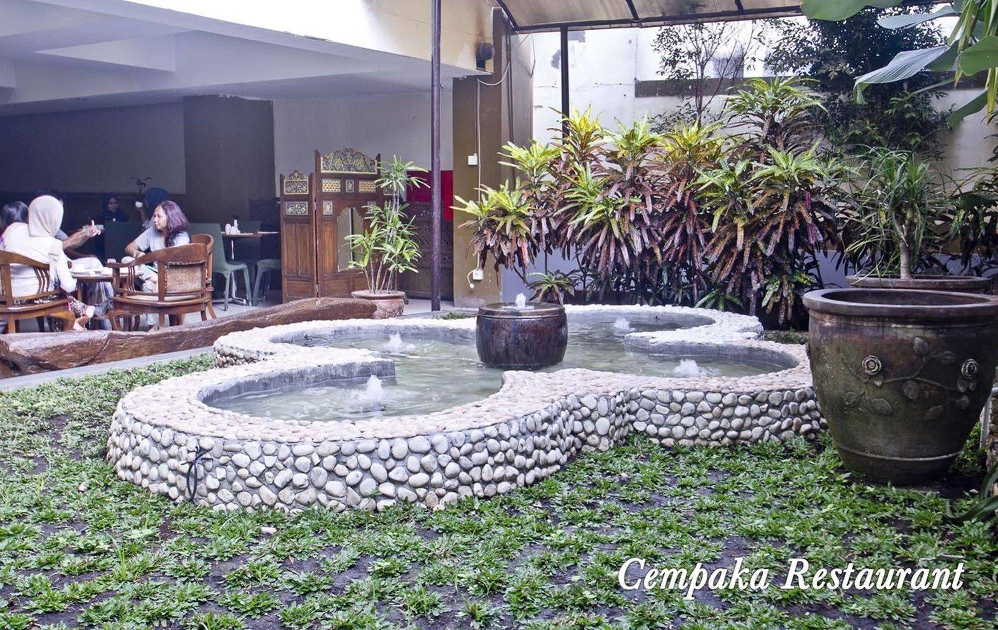 De Batara Hotel Bandung Eksteriør bilde